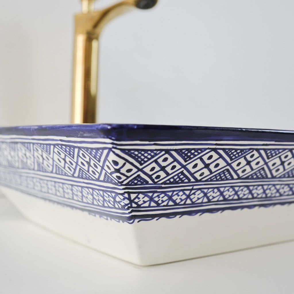 Vasque carrée bords fins en céramique italienne, disponible partout au Maroc.