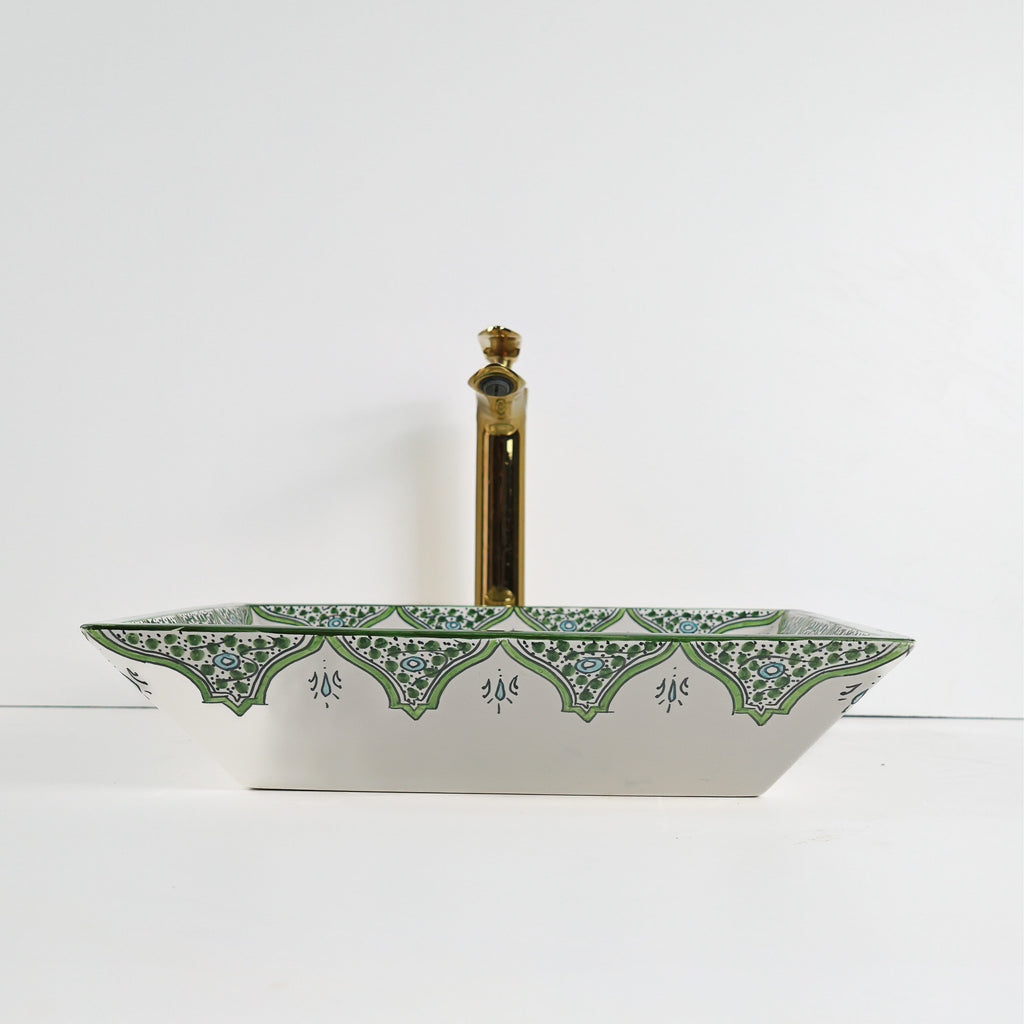 Double vasque rectangulaire pour salle de bain parentale luxe, finition porcelaine.
