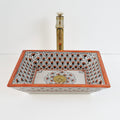 Lavabo sur pied rétro vintage blanc, salle de bain classique chic Tanger.
