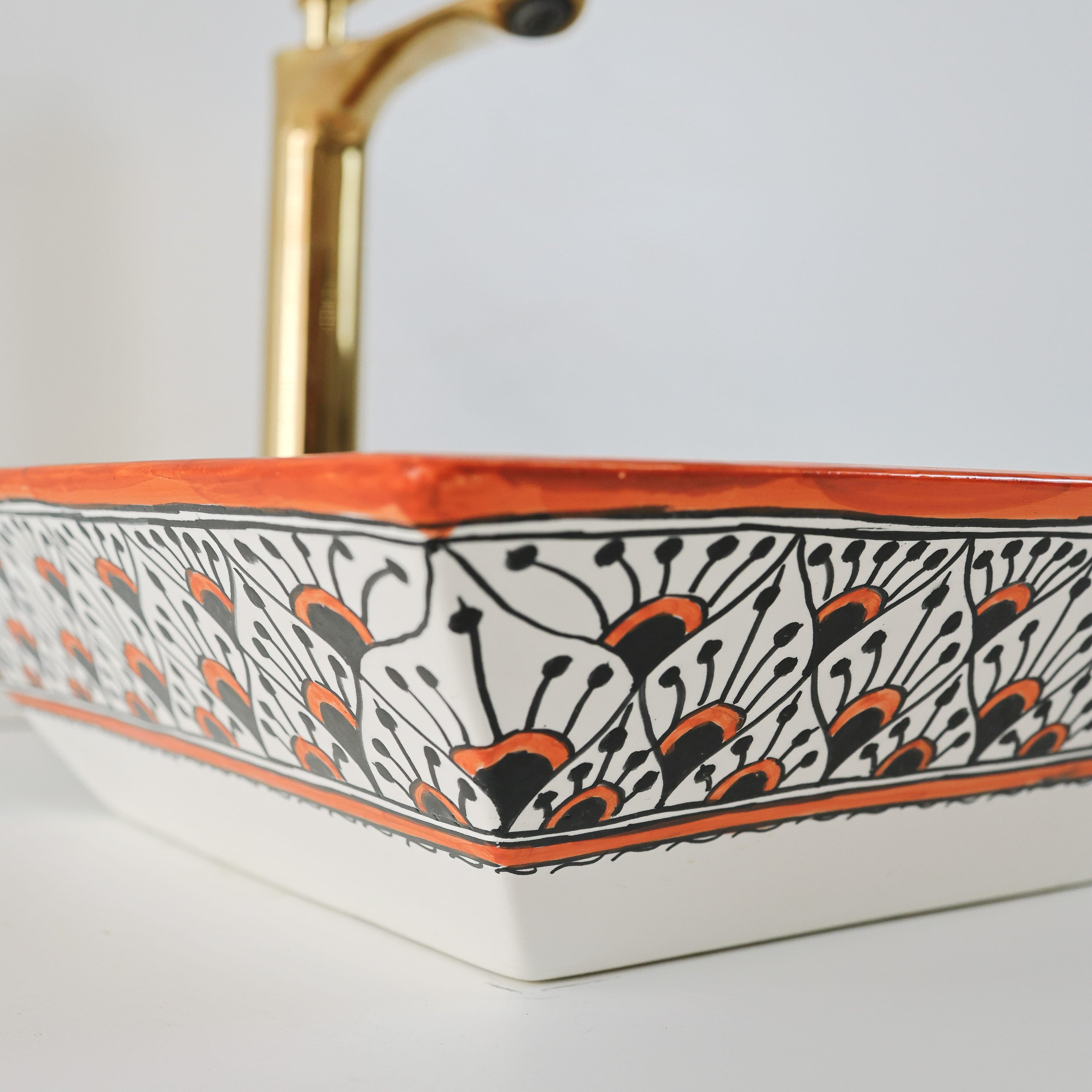 Lavabo sur pied rétro vintage blanc, salle de bain classique chic Tanger.